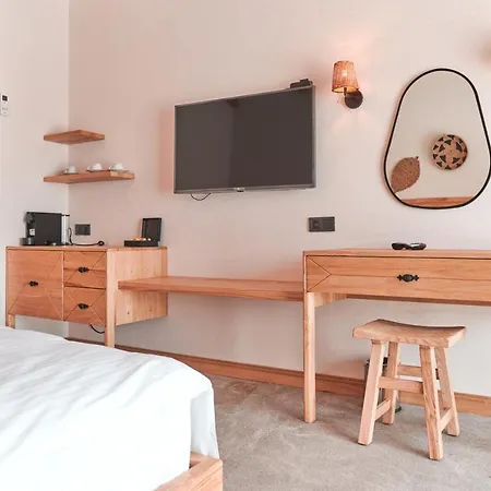 Hotel The Pearl 4*