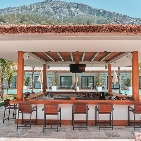 The Pearl Hotel 4*