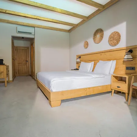 Hotel The Pearl 4*